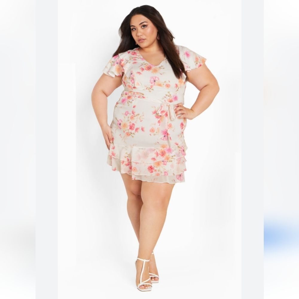 18 Plus Size Womens City Chic Romantic Floral Print Dress with Ruffles Size 18